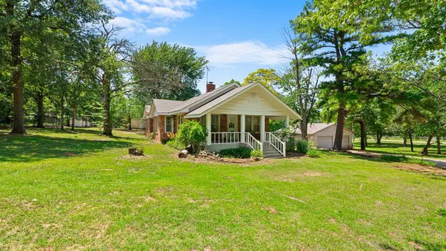 Front exterior — 8000 Bethel Road, Norman, OK 73026
