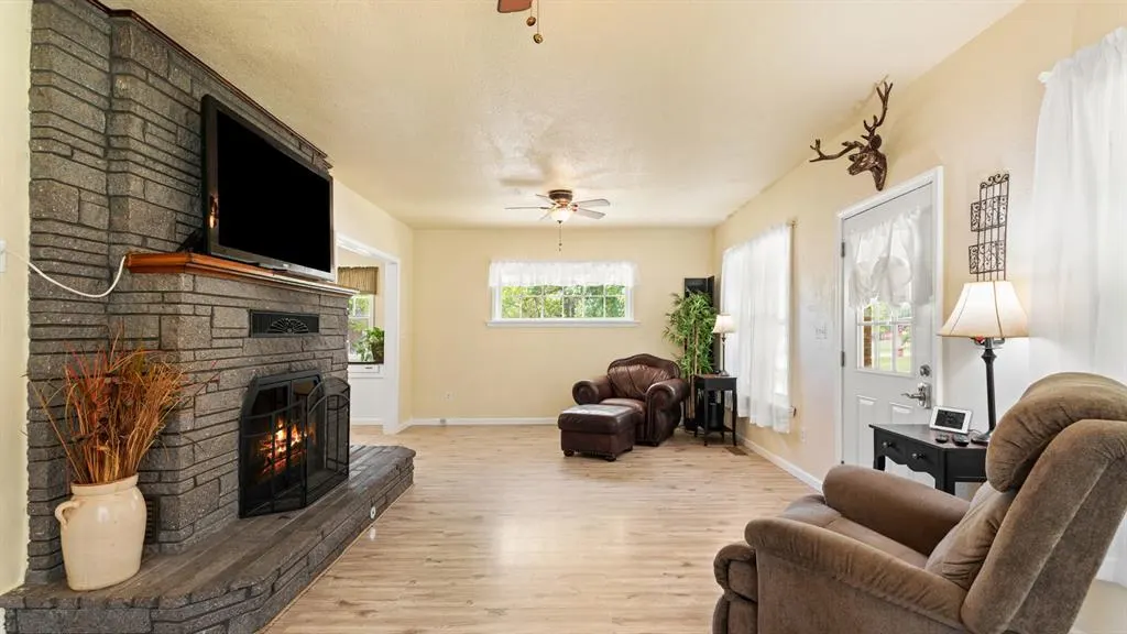 Photo 6 — 8000 Bethel Road, Norman, OK 73026