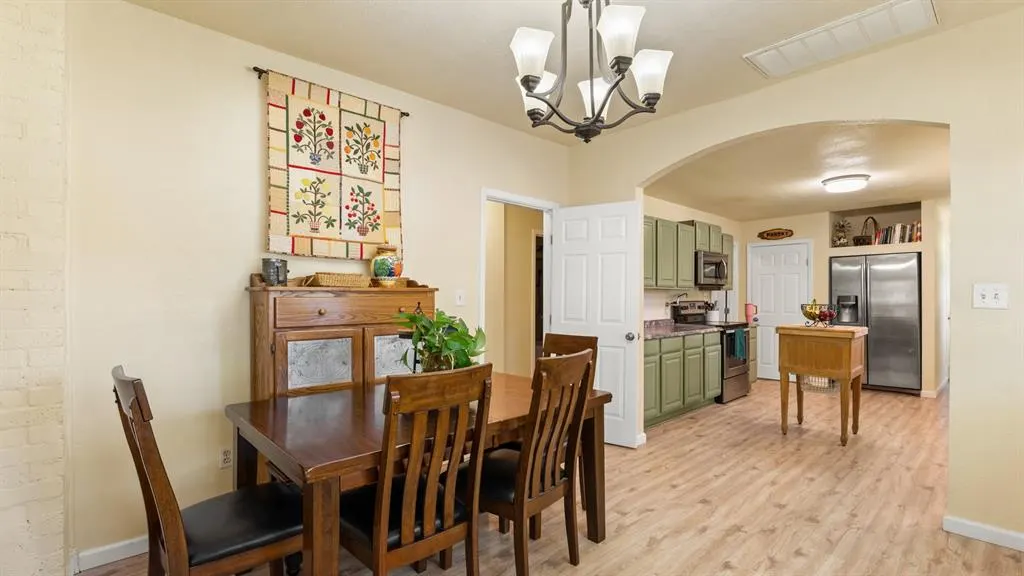 Photo 14 — 8000 Bethel Road, Norman, OK 73026