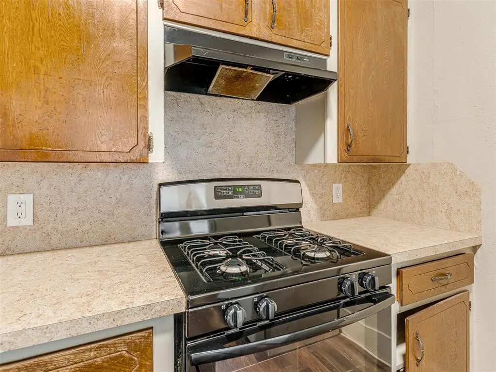 Photo 9 — 2109 NE 12th Street, Oklahoma City, OK 73117
