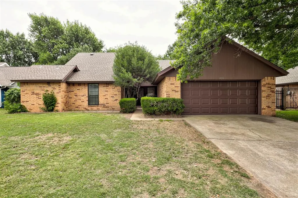 Photo 2 — 421 Golden Oaks Drive, Norman, OK 73072