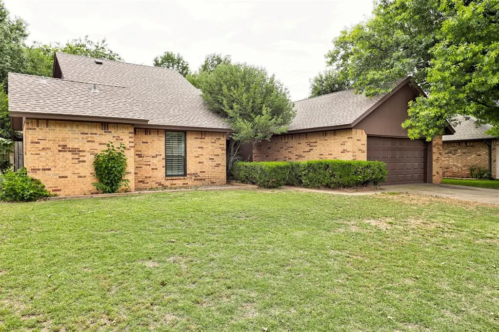 Photo 4 — 421 Golden Oaks Drive, Norman, OK 73072