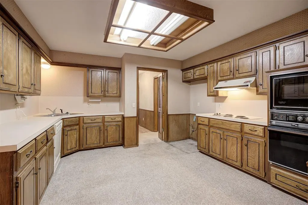 Photo 13 — 421 Golden Oaks Drive, Norman, OK 73072