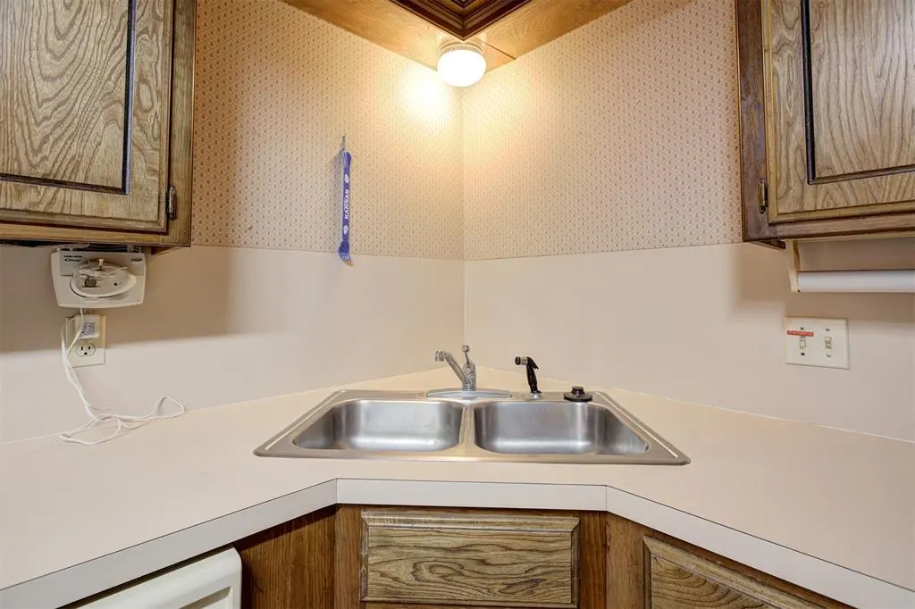 Photo 15 — 421 Golden Oaks Drive, Norman, OK 73072