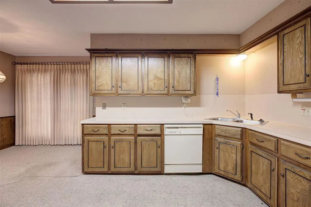 Photo 16 — 421 Golden Oaks Drive, Norman, OK 73072