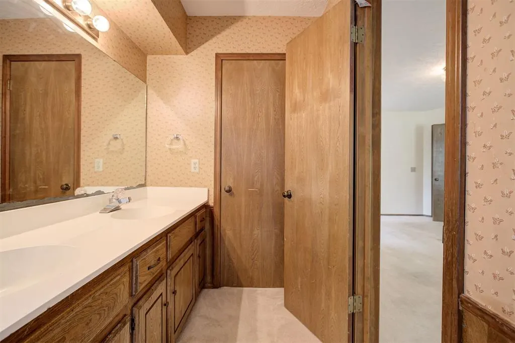 Photo 28 — 421 Golden Oaks Drive, Norman, OK 73072