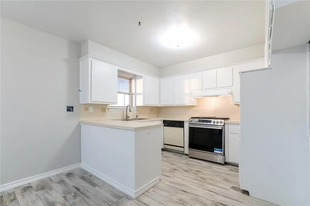 Photo 6 — 1118 Camelot Drive, Clinton, OK 73601