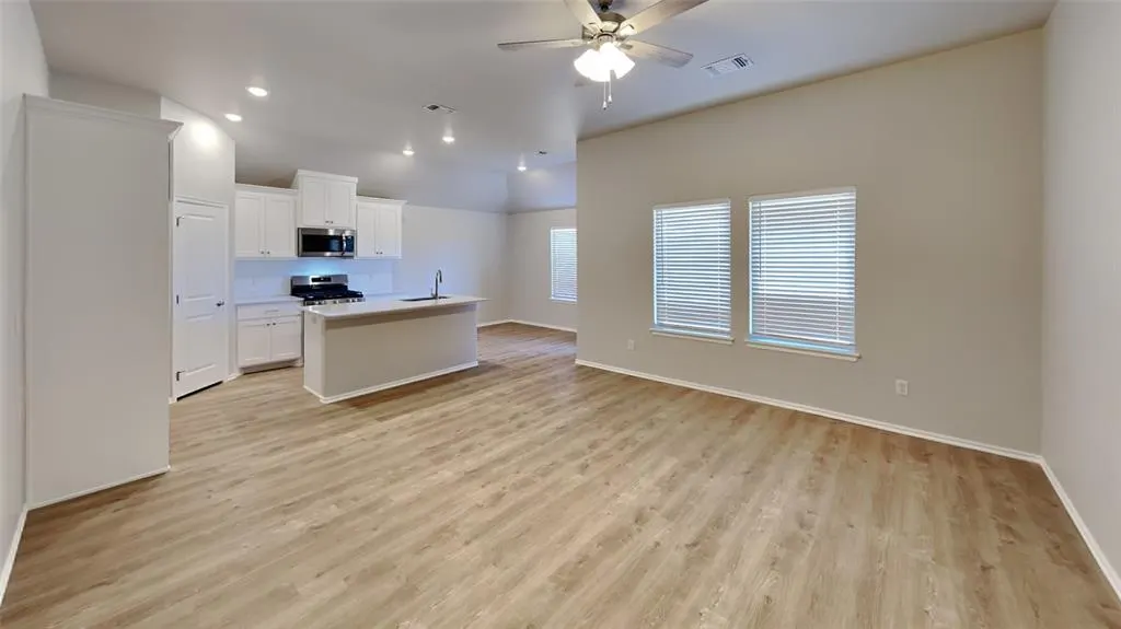 Photo 4 — 9005 NW 127th Terrace, Yukon, OK 73099