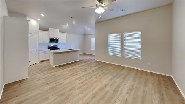 Photo 4 — 9005 NW 127th Terrace, Yukon, OK 73099
