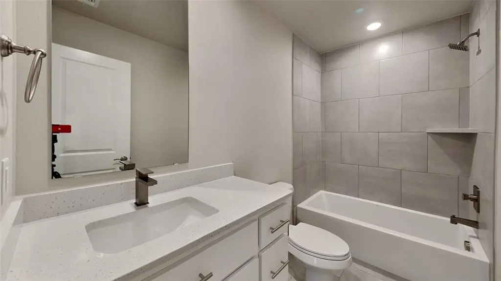 Photo 14 — 9005 NW 127th Terrace, Yukon, OK 73099