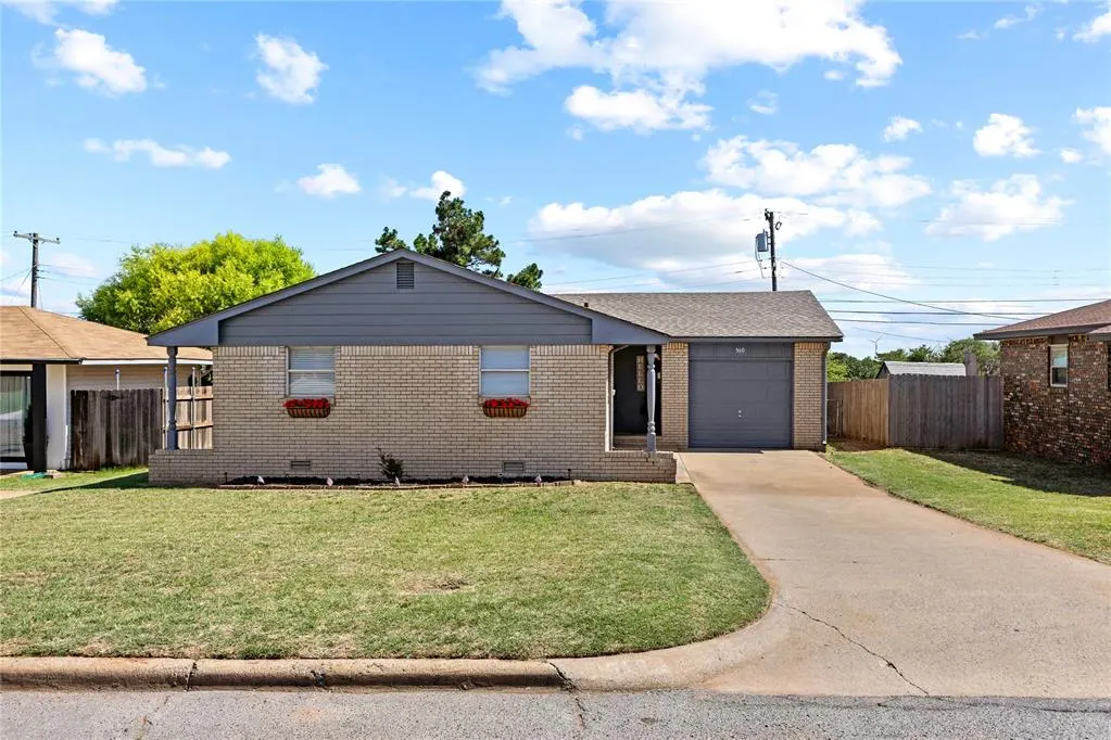 Photo 2 — 510 W Oklahoma Avenue, Weatherford, OK 73096