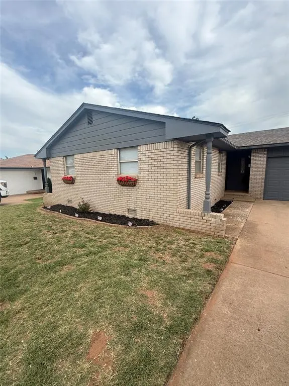 Photo 3 — 510 W Oklahoma Avenue, Weatherford, OK 73096