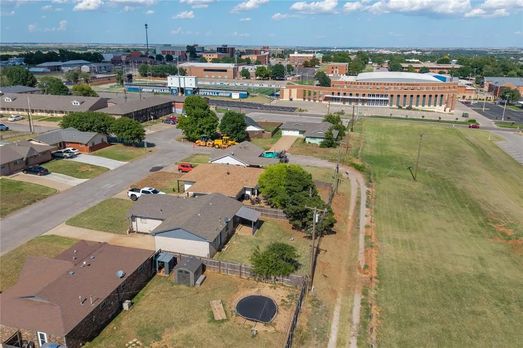 Photo 31 — 510 W Oklahoma Avenue, Weatherford, OK 73096
