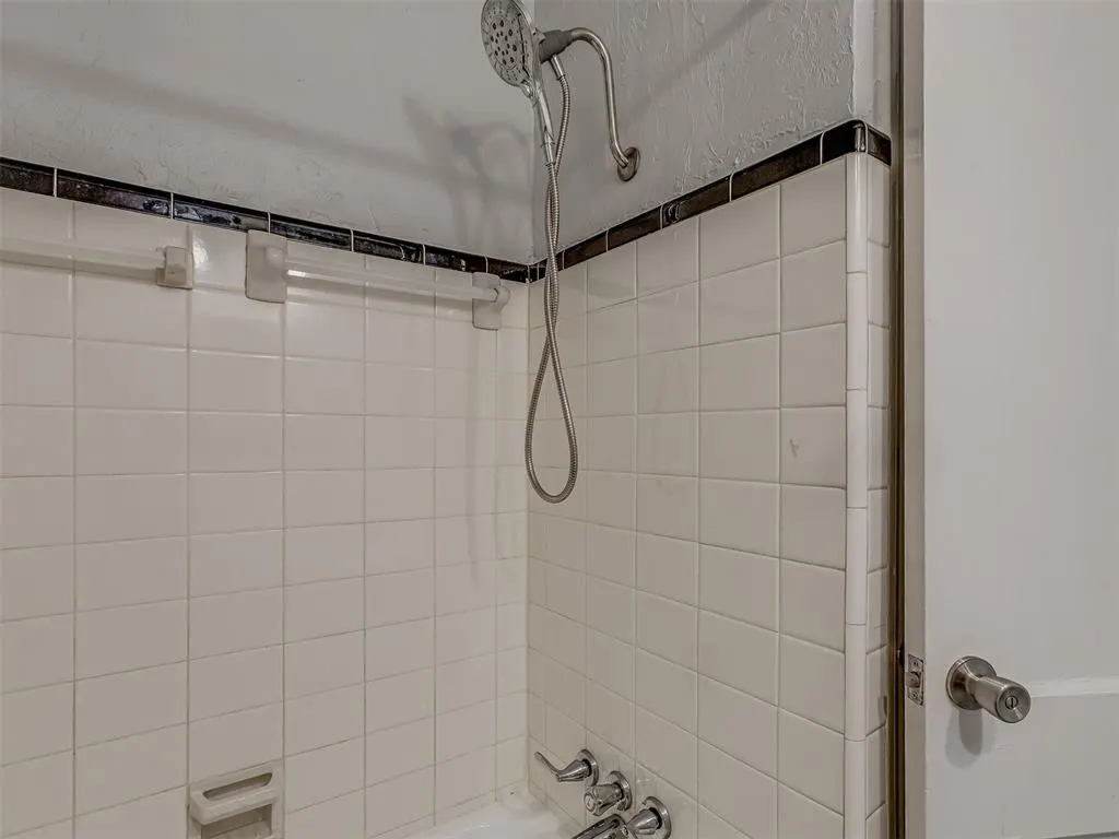 Photo 27 — 3805 Putnam Heights Boulevard, Oklahoma City, OK 73118