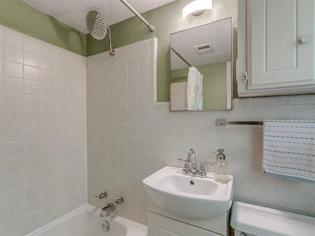 Photo 20 — 3805 Putnam Heights Boulevard, Oklahoma City, OK 73118