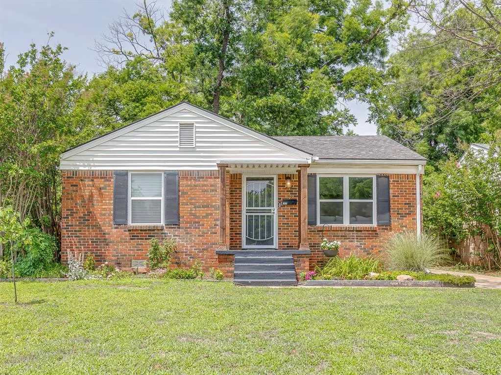 Photo 2 — 3805 Putnam Heights Boulevard, Oklahoma City, OK 73118