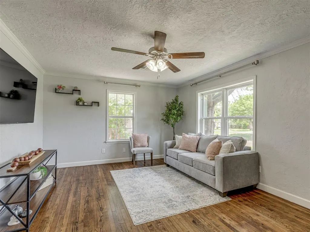 Front exterior — 3805 Putnam Heights Boulevard, Oklahoma City, OK 73118