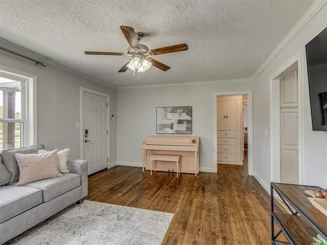 Photo 4 — 3805 Putnam Heights Boulevard, Oklahoma City, OK 73118