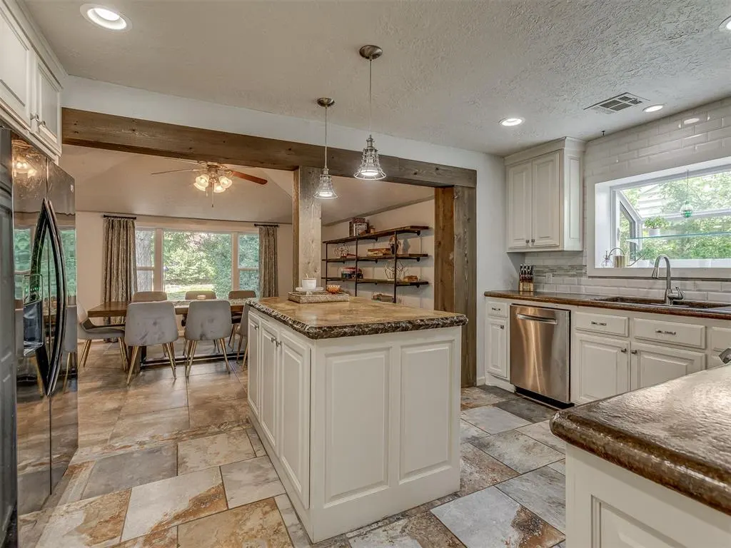 Photo 6 — 3805 Putnam Heights Boulevard, Oklahoma City, OK 73118