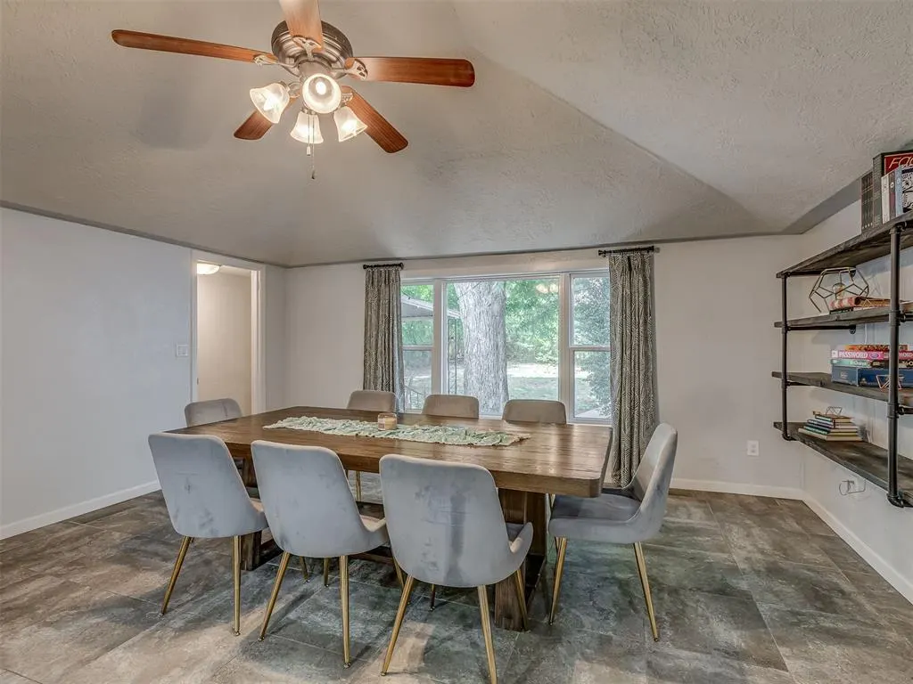 Photo 14 — 3805 Putnam Heights Boulevard, Oklahoma City, OK 73118
