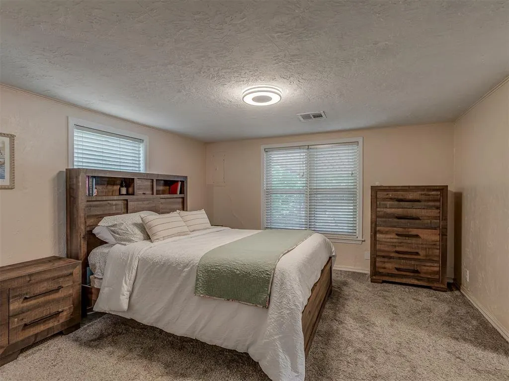Photo 17 — 3805 Putnam Heights Boulevard, Oklahoma City, OK 73118