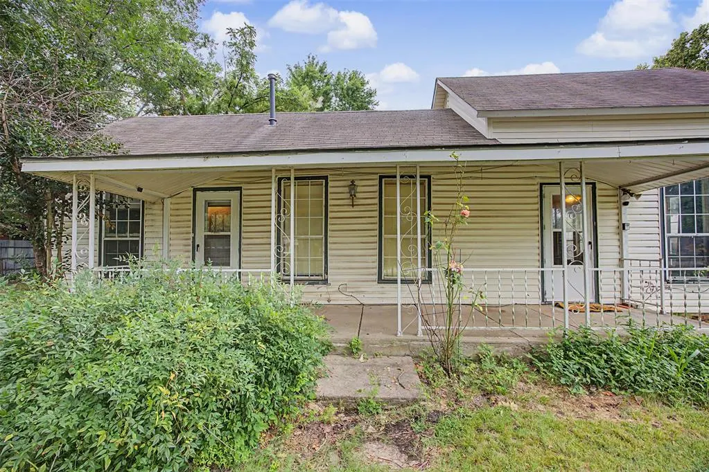 Photo 2 — 222 W Ash Street, Lexington, OK 73051