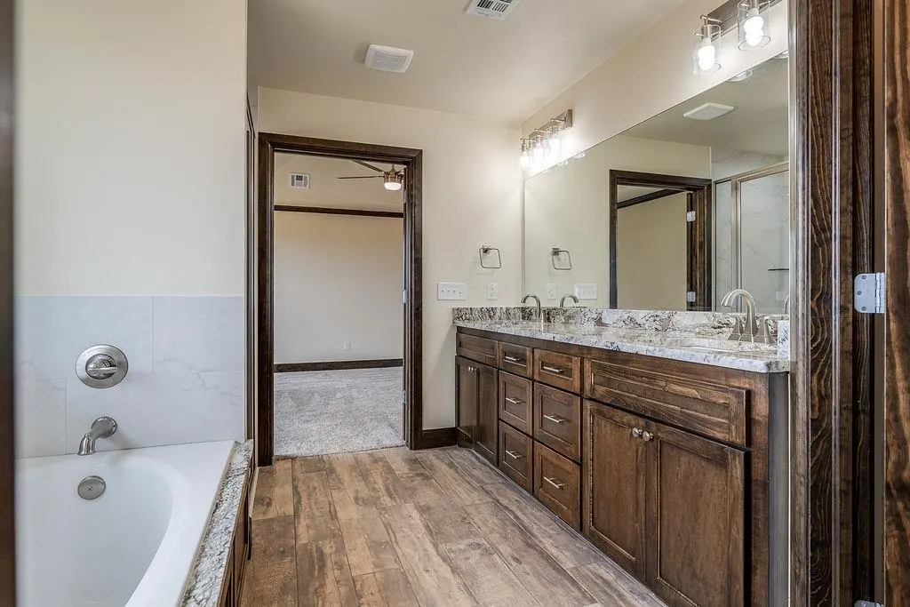 Photo 33 — 5003 Bella Circle NW, Piedmont, OK 73078