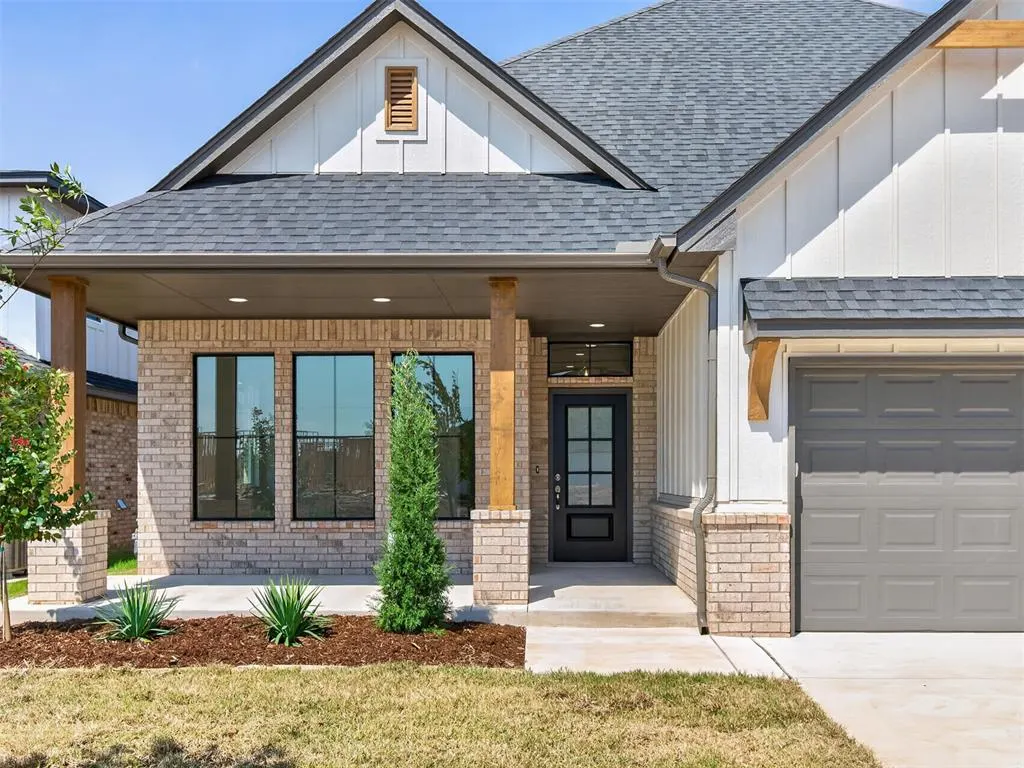 Photo 3 — 16029 Navarra Way, Oklahoma City, OK 73170