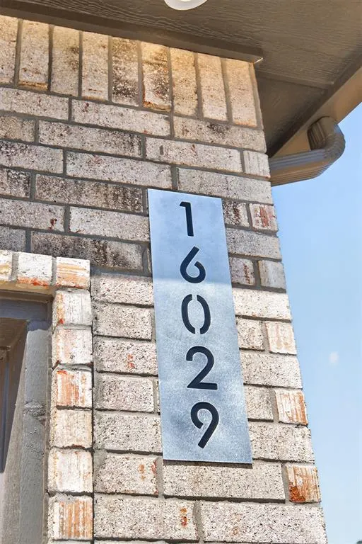 Photo 5 — 16029 Navarra Way, Oklahoma City, OK 73170