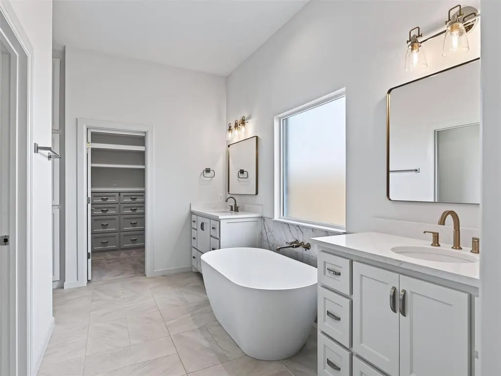 Photo 25 — 16029 Navarra Way, Oklahoma City, OK 73170
