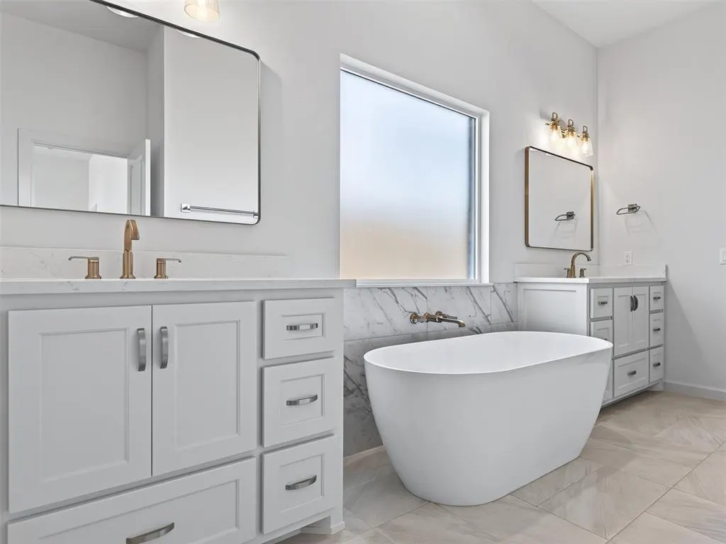 Photo 27 — 16029 Navarra Way, Oklahoma City, OK 73170