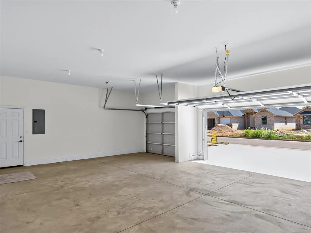 Photo 43 — 16029 Navarra Way, Oklahoma City, OK 73170