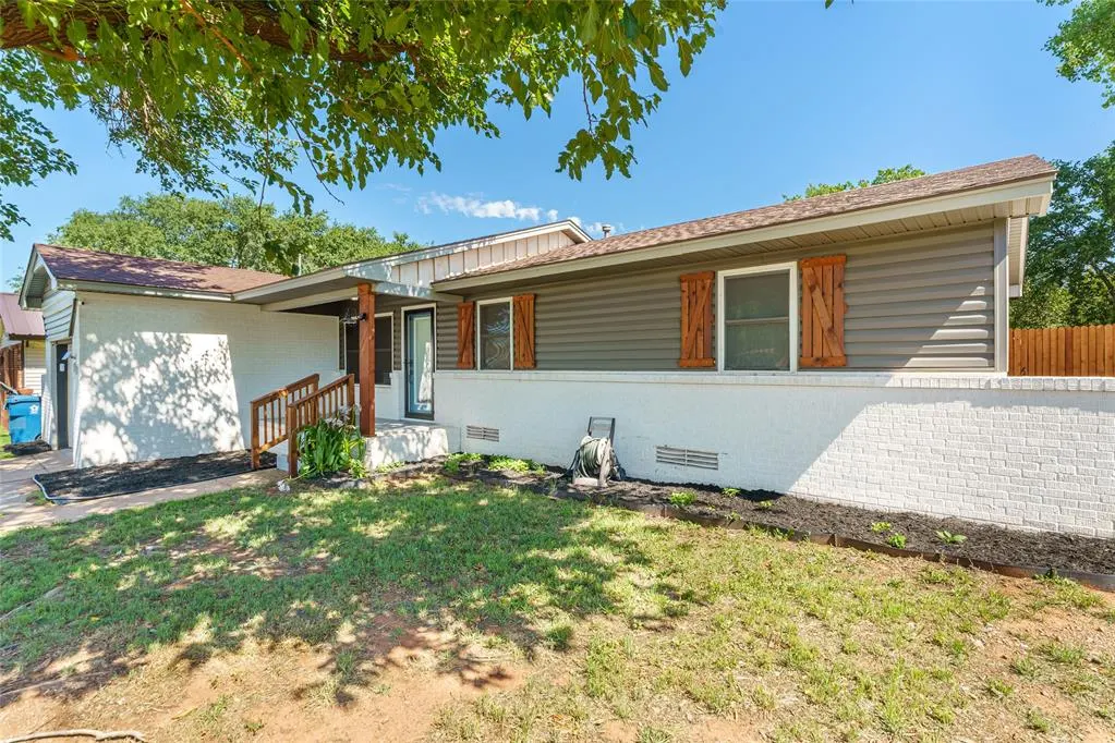 Photo 4 — 107 Florence Drive, Cordell, OK 73632