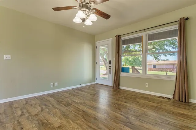 Photo 7 — 107 Florence Drive, Cordell, OK 73632