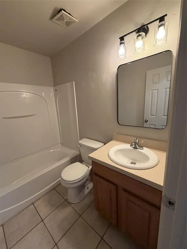 Photo 4 — 2704 Fennel Road, Yukon, OK 73128