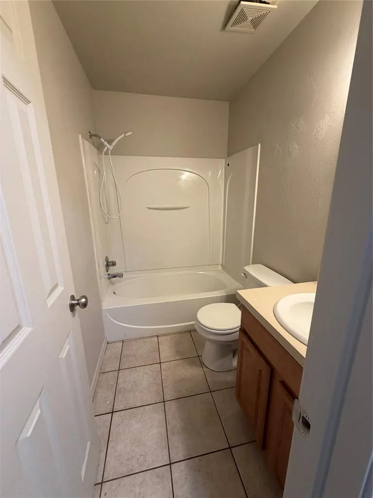 Photo 5 — 2704 Fennel Road, Yukon, OK 73128