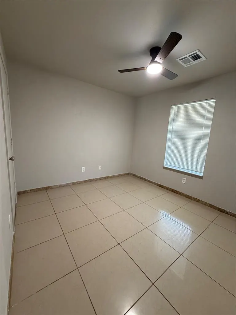Photo 9 — 2704 Fennel Road, Yukon, OK 73128