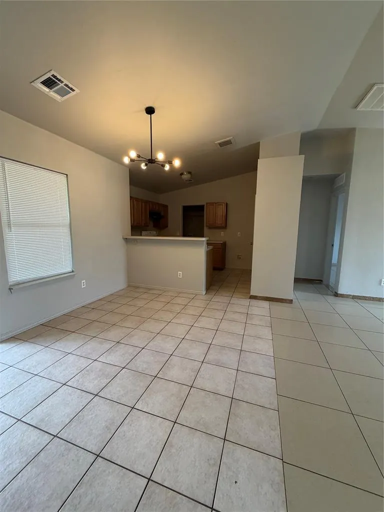 Photo 11 — 2704 Fennel Road, Yukon, OK 73128
