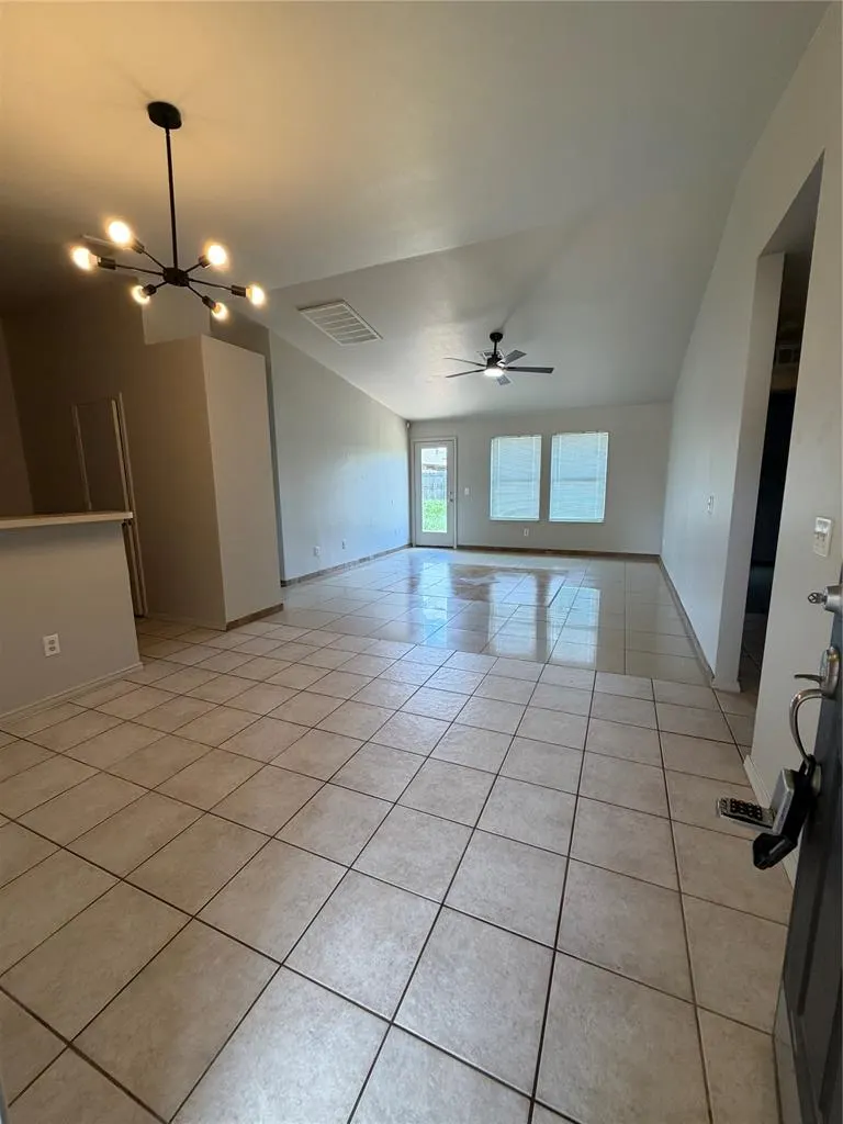 Photo 12 — 2704 Fennel Road, Yukon, OK 73128