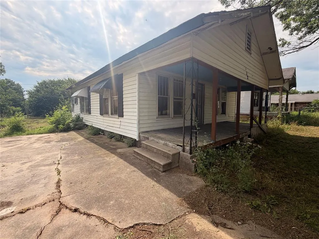 Photo 3 — 612 S Wewoka Avenue, Wewoka, OK 74884