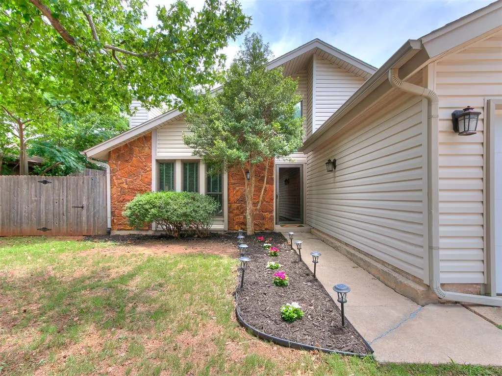 Photo 2 — 8908 N McMillan Avenue, Oklahoma City, OK 73132