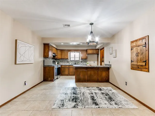 Photo 7 — 8908 N McMillan Avenue, Oklahoma City, OK 73132
