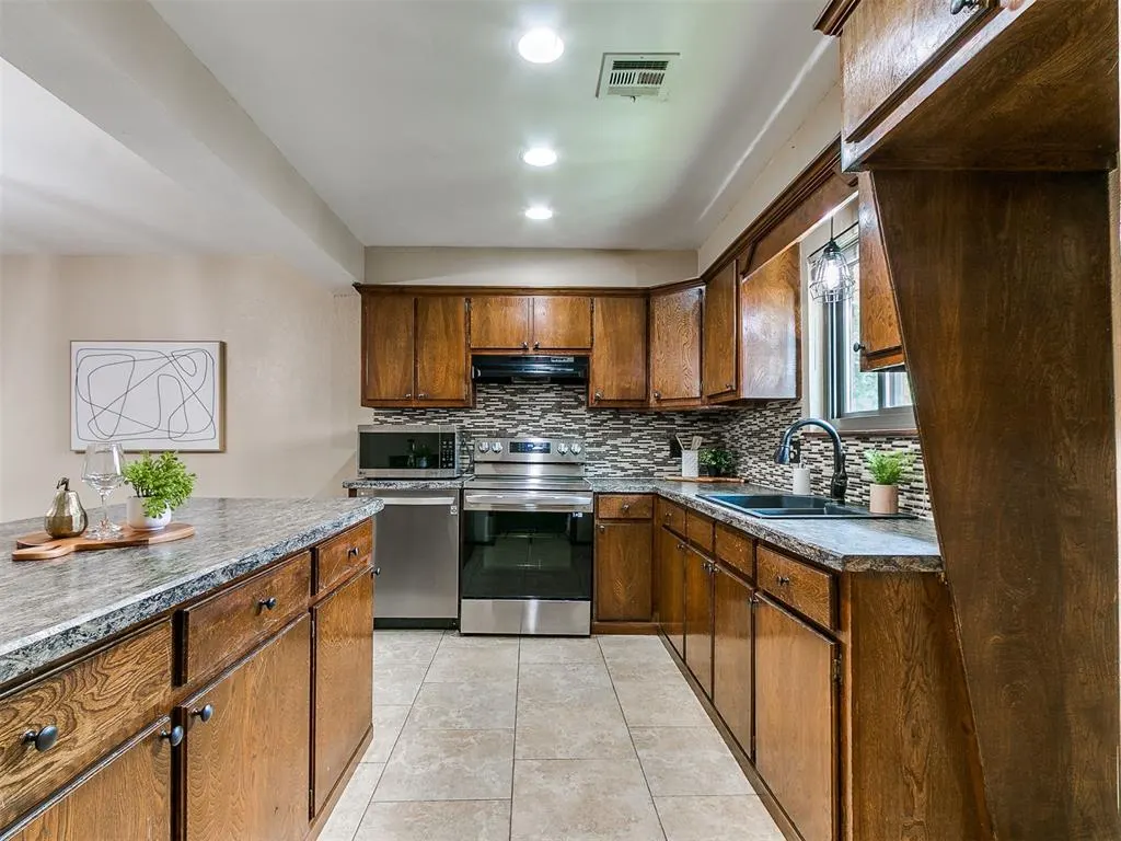 Photo 9 — 8908 N McMillan Avenue, Oklahoma City, OK 73132