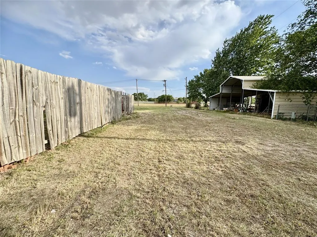 Photo 47 — 1501 N Pennsylvania Avenue, Mangum, OK 73554