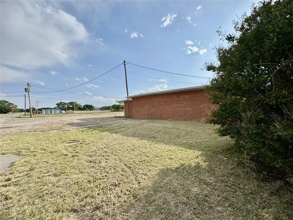 Photo 50 — 1501 N Pennsylvania Avenue, Mangum, OK 73554