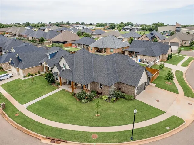 Photo 7 — 616 Vintage Drive, Norman, OK 73069