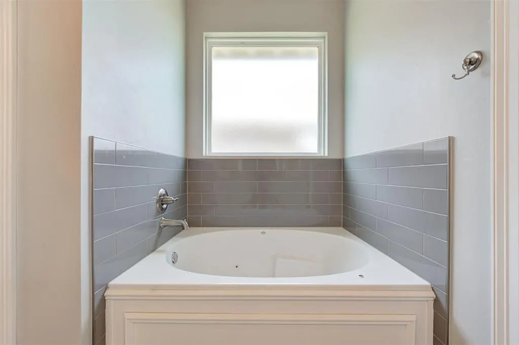 Photo 30 — 11225 SW 30th Street, Yukon, OK 73099