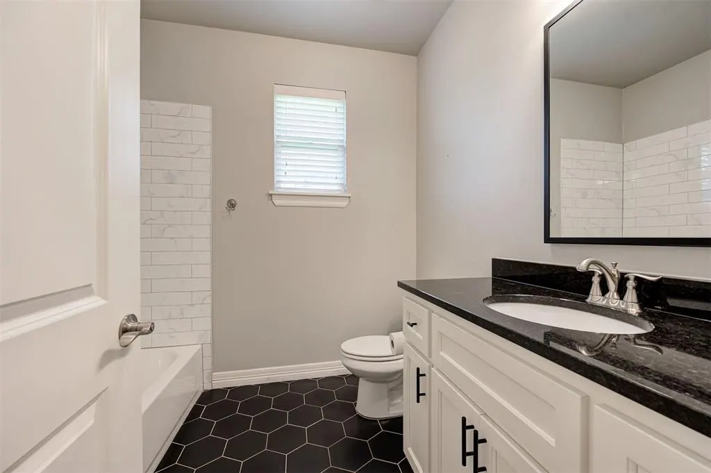 Photo 37 — 11225 SW 30th Street, Yukon, OK 73099