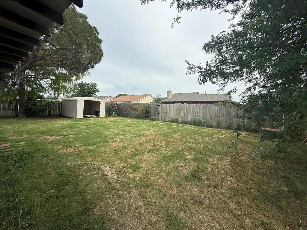 Photo 12 — 6410 SW Atterbury Drive, Lawton, OK 73505