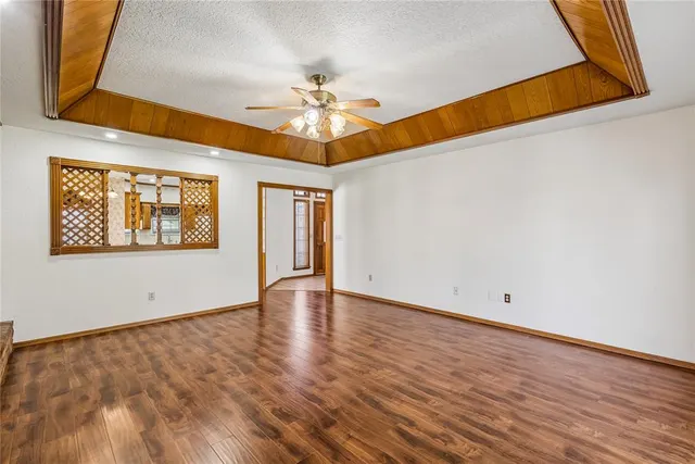 Photo 7 — 10620 Songbird Lane, Midwest City, OK 73130